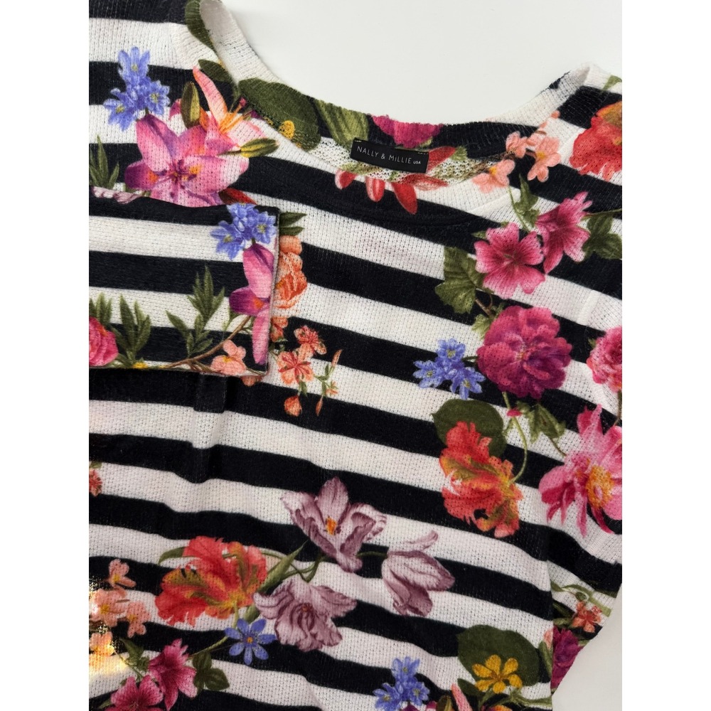 Nally & Millie Women XL Floral Striped Knit Top Long Sleeve High Low V713225A